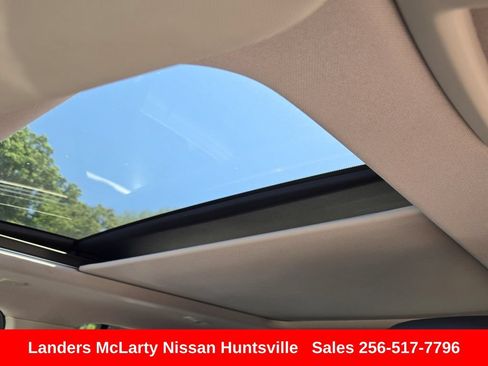 Used 2023 Nissan Rogue SL w/ SL Premium Package FWD image 18