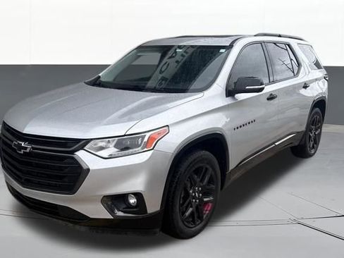 Used 2021 Chevrolet Traverse Premier w/ Redline Edition FWD image 1