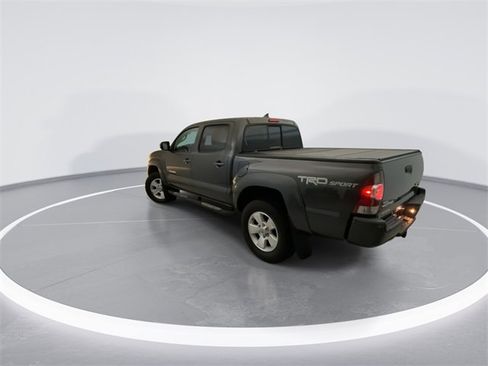 Used 2015 Toyota Tacoma PreRunner image 2