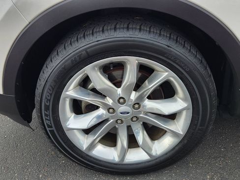 Used 2015 Ford Explorer Limited w/ Equipment Group 302A AWD/4WD image 21