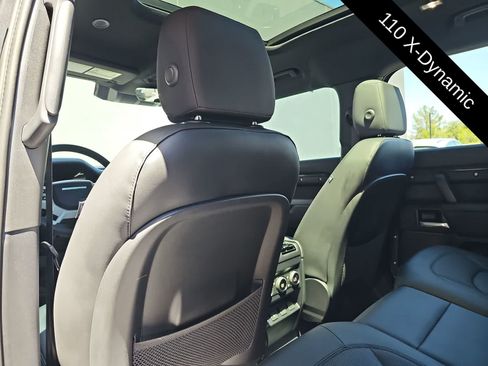 Used 2025 Land Rover Defender 110 X-Dynamic SE AWD/4WD image 16