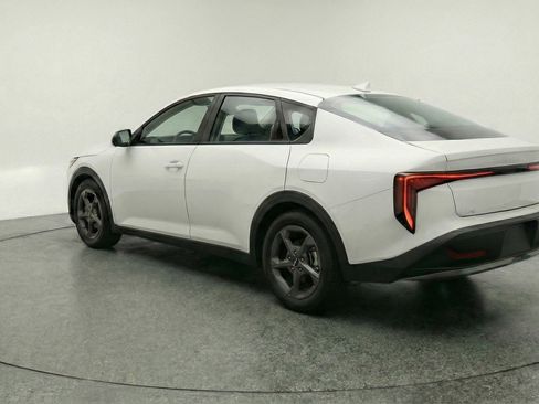 Used 2025 Kia K4 FWD image 6