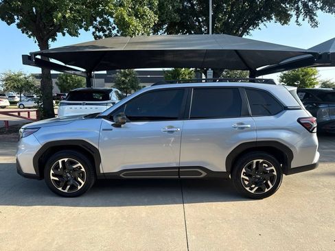 Used 2025 Subaru Forester Limited AWD/4WD image 4