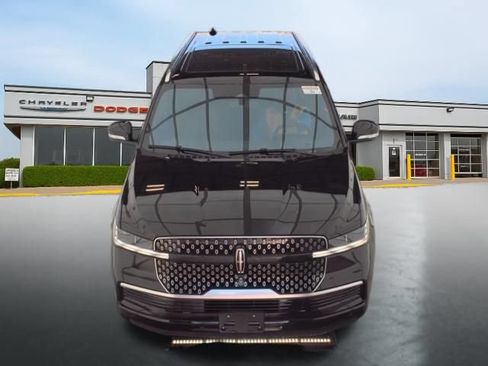 Used 2025 Lincoln Navigator L Reserve AWD/4WD image 7