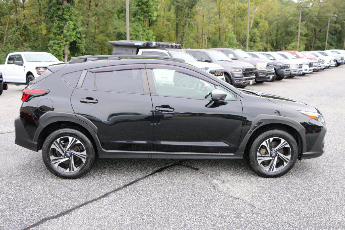 Used 2024 Subaru Crosstrek 2.0i Premium w/ Crosstrek Mirror Package AWD/4WD image 9