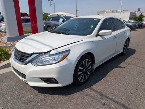 Used 2016 Nissan Altima 2.5 SV FWD image 3