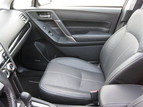 Used 2018 Subaru Forester 2.5i Touring w/ Popular Package #3B image 21