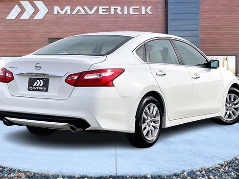 Used 2017 Nissan Altima 2.5 S w/ Power Driver Seat Package image 5