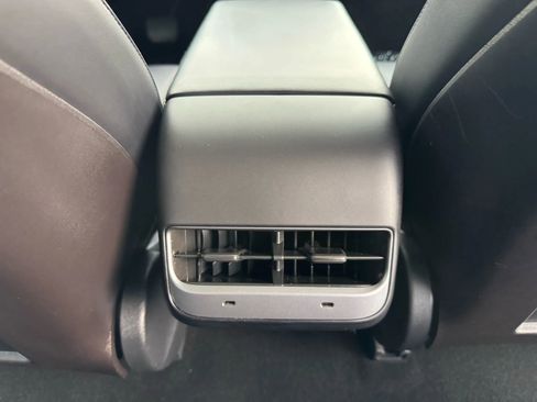 Used 2021 Tesla Model 3 Standard Range image 25