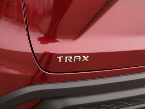 Used 2024 Chevrolet Trax LS w/ LS Convenience Package image 28