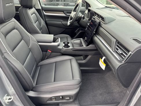 New 2026 GMC Terrain Denali w/ LPO, Black Badging Package image 16