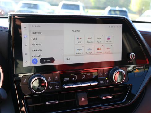 Used 2023 Toyota Highlander XSE image 22