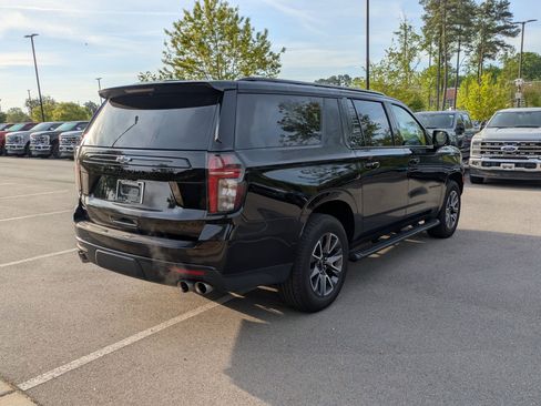 Used 2023 Chevrolet Suburban Z71 w/ Off-Road Capability Package image 4