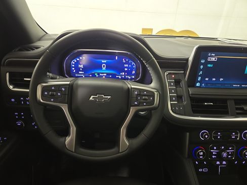 Certified 2023 Chevrolet Suburban Z71 AWD/4WD image 15