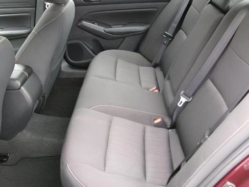 Used 2025 Nissan Altima 2.5 SV FWD image 10