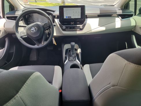 Used 2025 Toyota Corolla LE FWD image 14