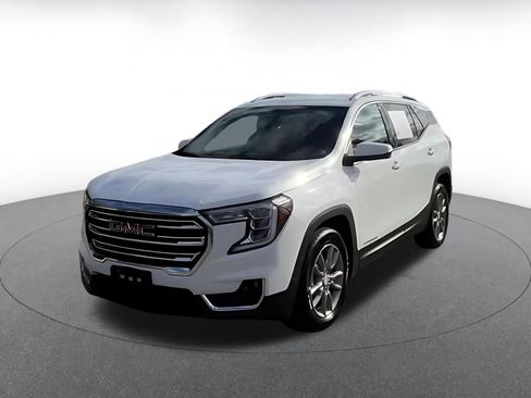 Used 2024 GMC Terrain SLT image 7