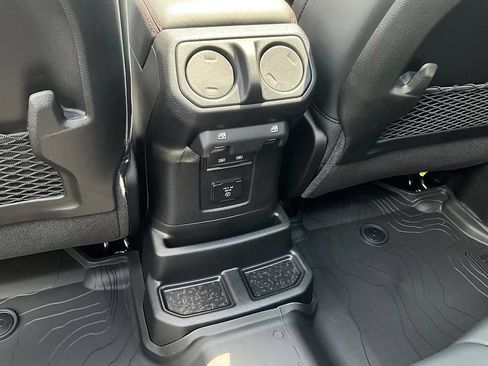 New 2026 Jeep Wrangler Unlimited Rubicon AWD/4WD image 31
