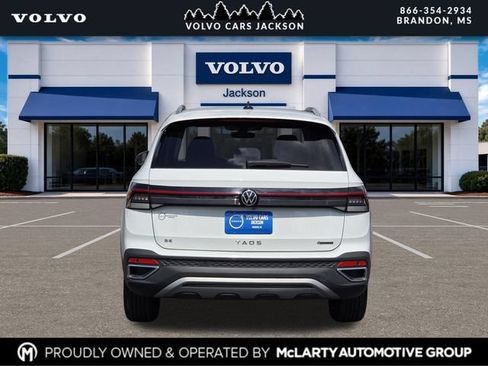 Used 2025 Volkswagen Taos SE AWD/4WD image 5