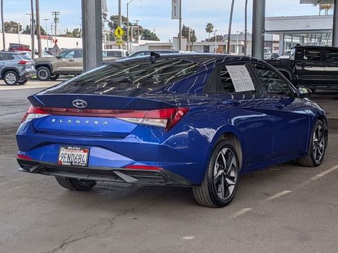Used 2023 Hyundai Elantra SEL w/ Convenience Package image 4