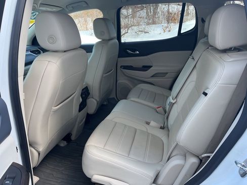 Used 2023 GMC Acadia Denali image 9
