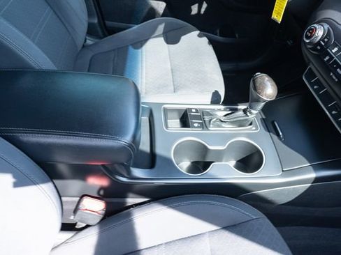 Used 2017 Kia Sorento LX w/ LX Convenience Package image 45