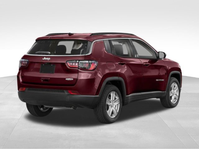 Used 2022 Jeep Compass Latitude w/ Convenience Group FWD image 2