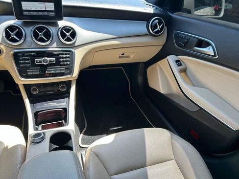 Used 2014 Mercedes-Benz CLA 250 image 13