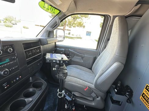 Used 2022 GMC Savana 2500 RWD image 14
