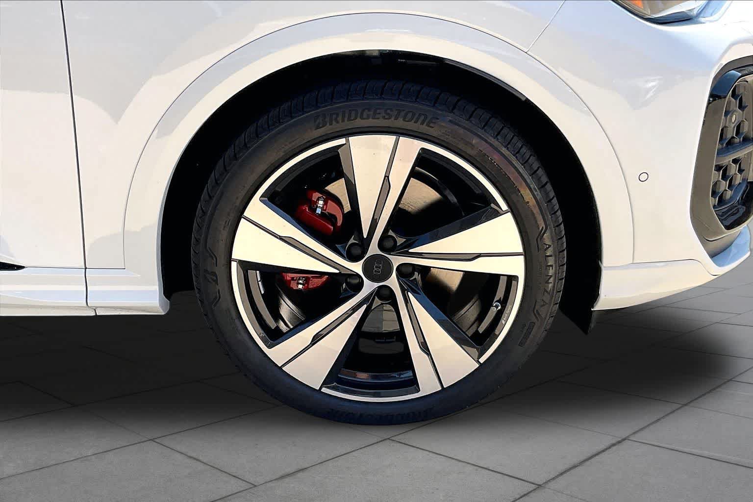 Used 2026 Audi SQ5 Premium Plus AWD/4WD image 12