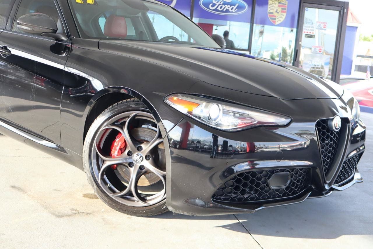 Used 2019 Alfa Romeo Giulia w/ Quick Order Package 22K Sport RWD image 2