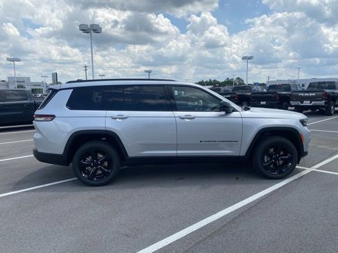 New 2025 Jeep Grand Cherokee L Limited w/ Luxury Tech Group II image 9