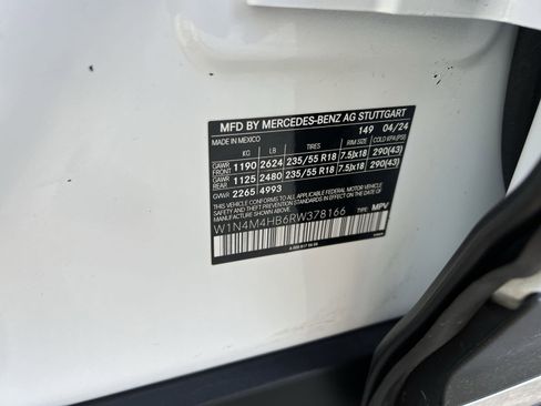 Certified 2024 Mercedes-Benz GLB 250 4MATIC image 36