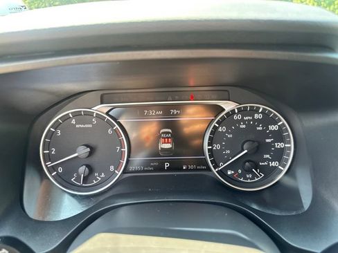 Used 2025 Nissan Rogue SV AWD/4WD image 27