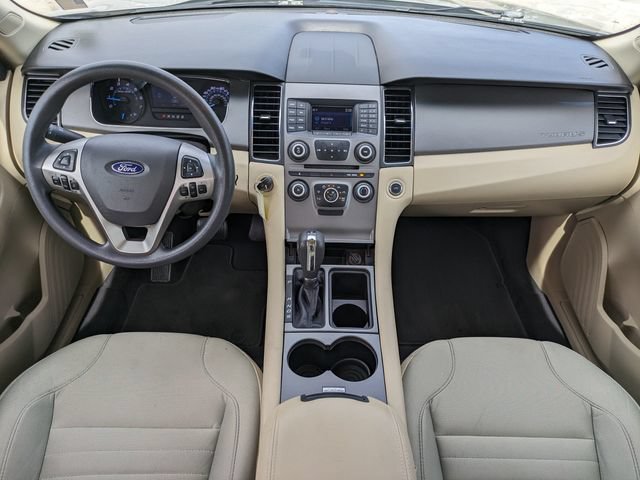 Used 2018 Ford Taurus SE FWD image 14
