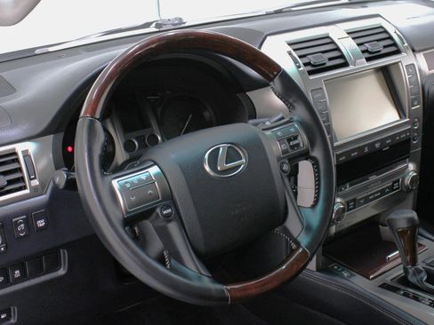Used 2018 Lexus GX 460 Premium w/ Premium Package AWD/4WD image 33