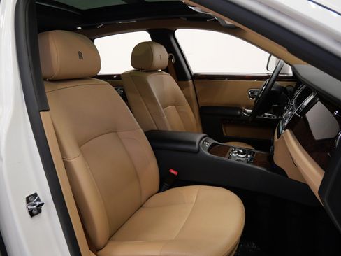 Used 2013 Rolls-Royce Ghost RWD image 24