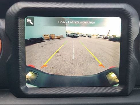 Used 2023 Jeep Gladiator Mojave w/ Cold Weather Group image 14