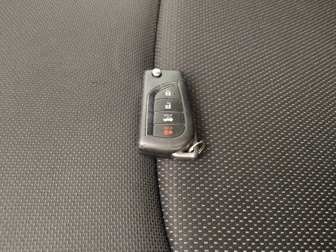 Used 2022 Toyota Corolla SE FWD image 32