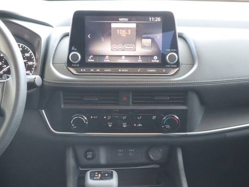 Used 2024 Nissan Rogue S FWD image 30