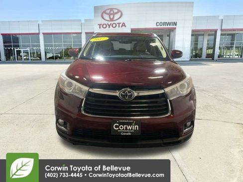 Used 2016 Toyota Highlander Limited Platinum image 3