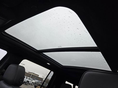 Used 2022 GMC Yukon XL Denali image 8