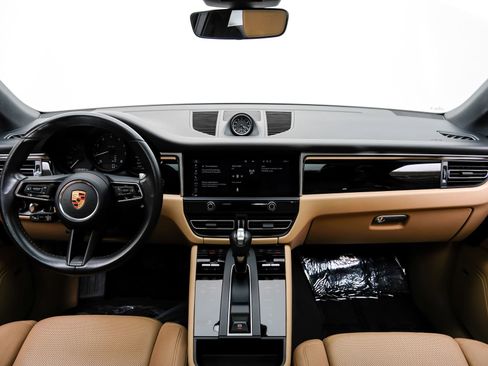 Used 2023 Porsche Macan AWD/4WD image 19