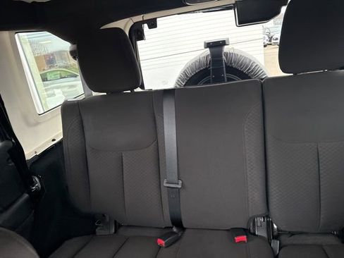 Used 2018 Jeep Wrangler Unlimited Sport S image 25