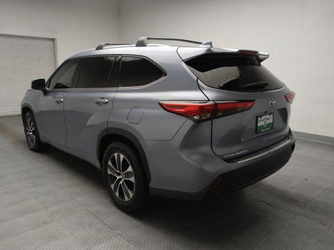 Used 2022 Toyota Highlander XLE FWD image 5