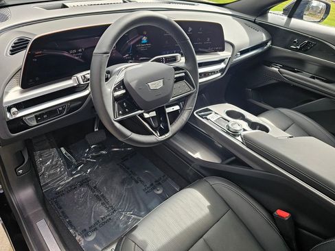 Used 2025 Cadillac Lyriq Sport RWD image 19