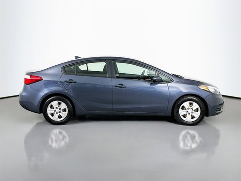 Used 2016 Kia Forte LX image 8