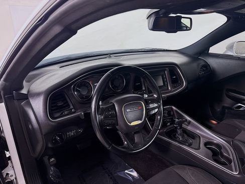 Used 2016 Dodge Challenger SXT image 23