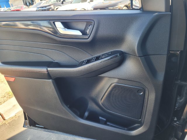 Used 2025 Ford Escape ST-Line AWD/4WD image 13