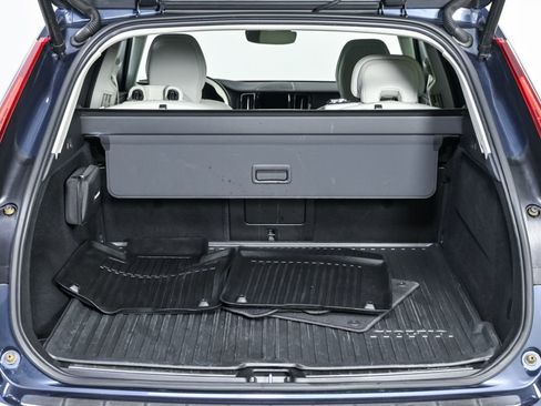 Used 2023 Volvo XC60 B5 Plus w/ Climate Package FWD image 32